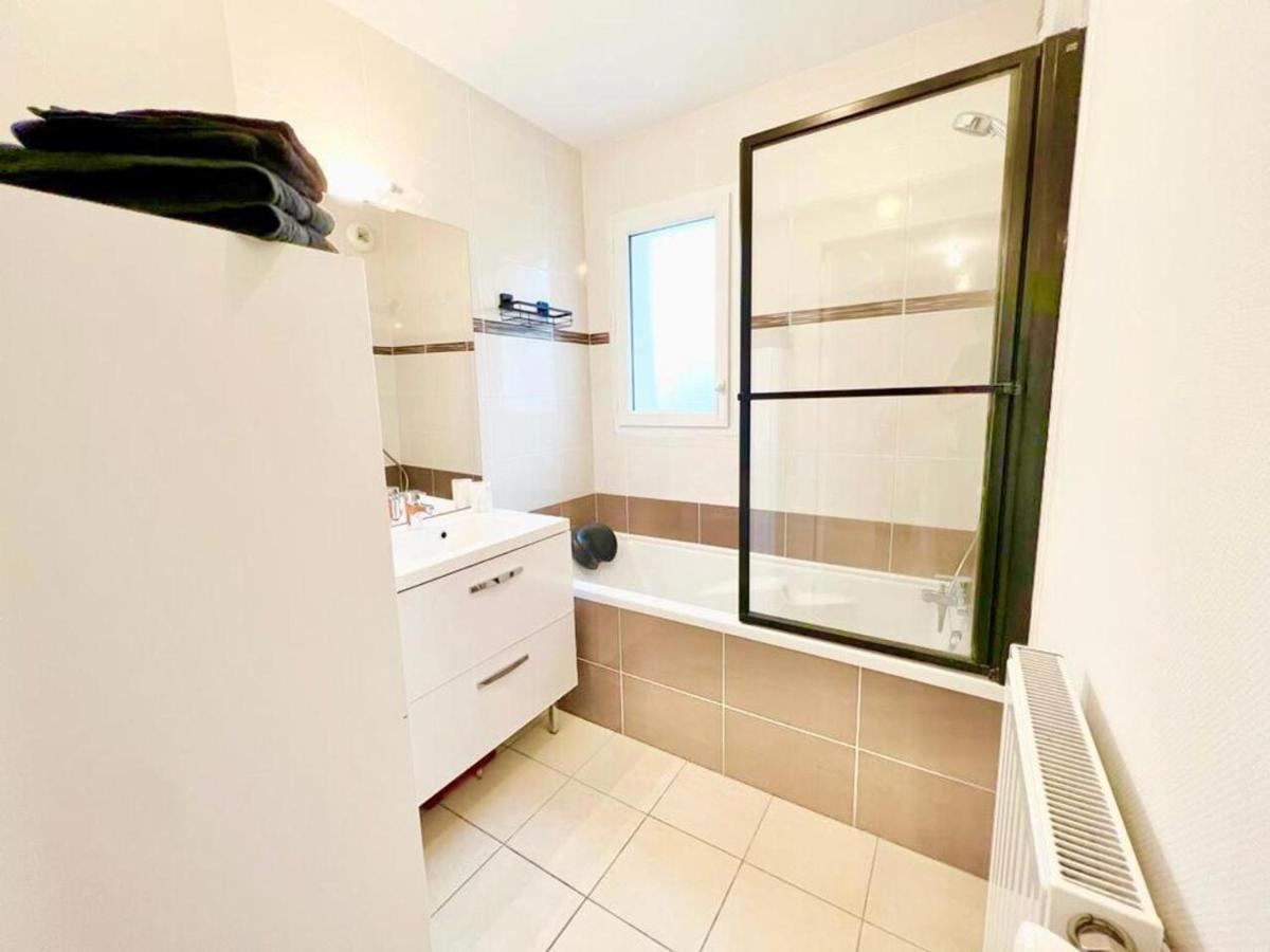 L'Atelier Chic - Wifi Fibre - Parking Privee - Balcon - Netflix Apartment Lanester Exterior foto