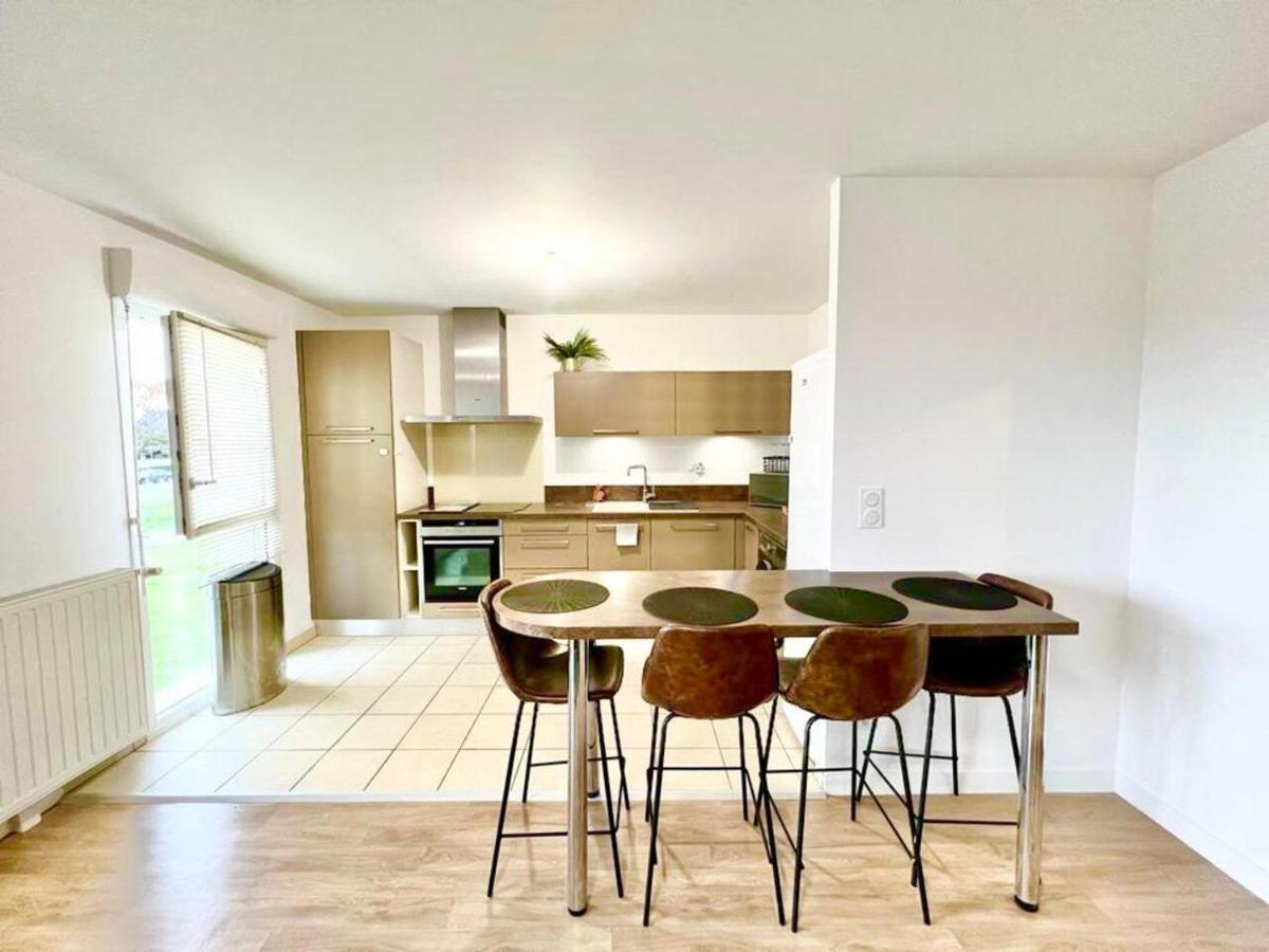 L'Atelier Chic - Wifi Fibre - Parking Privee - Balcon - Netflix Apartment Lanester Exterior foto