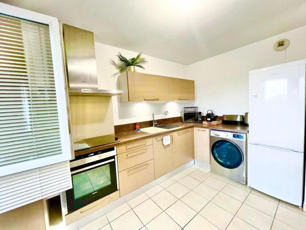 L'Atelier Chic - Wifi Fibre - Parking Privee - Balcon - Netflix Apartment Lanester Exterior foto